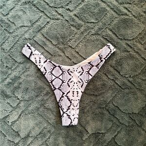 SHEIN thong bikini bottom